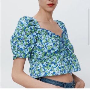 NWOT Zara floral puff sleeve top